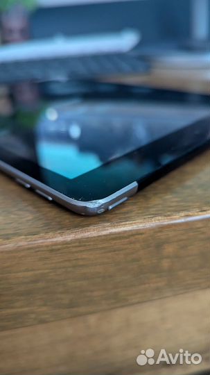 Apple iPad A1823 (5-е поколение)