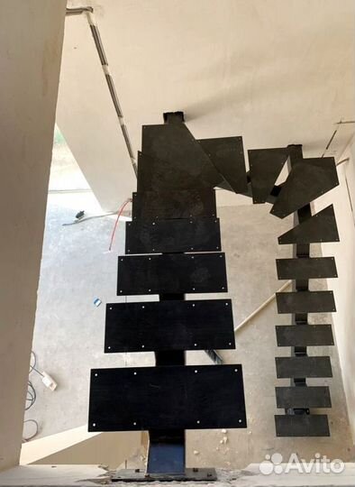 Г-образная лестница