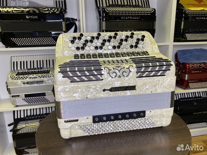 Баян Bugari Armando ChampionCass