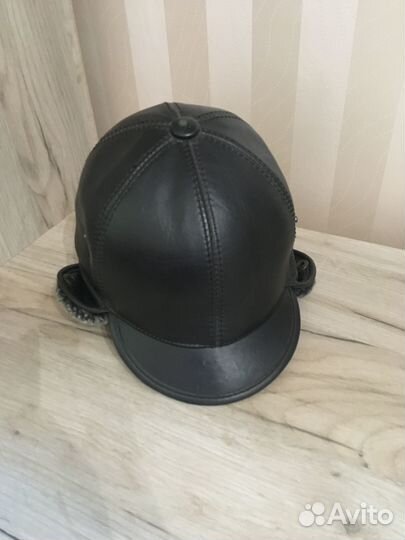 Кожаная мужская шапка