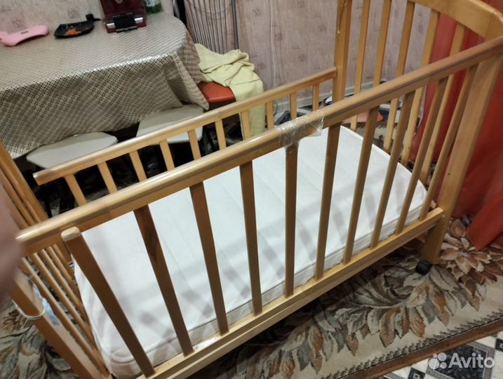 Детская кроватка