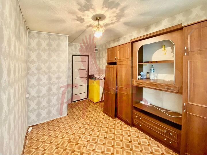 Комната 10,9 м² в 6-к., 1/5 эт.