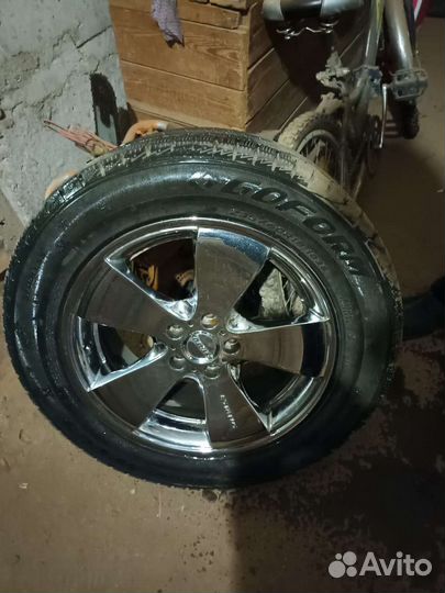 Goform W705 235/60 R18