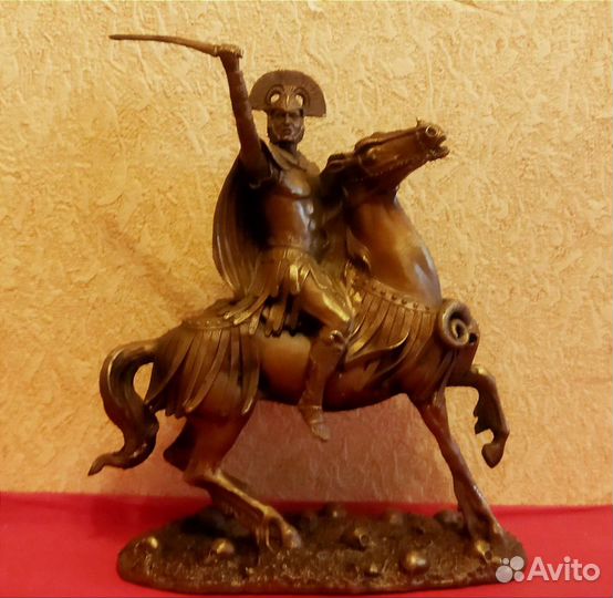 Бронзовые статуэтки