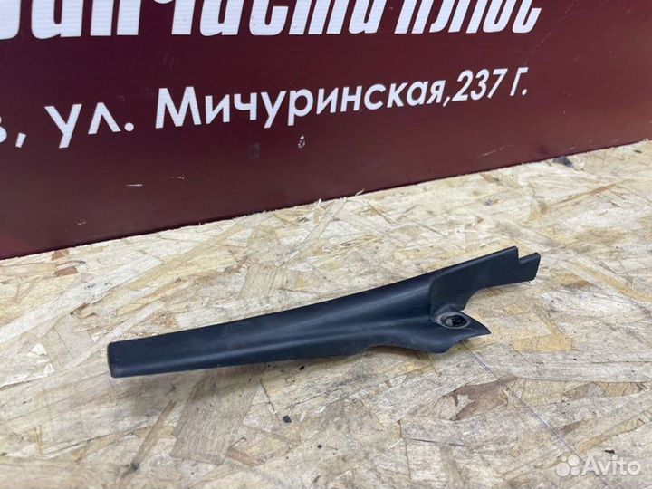 Накладка петли капота левая Renault Logan