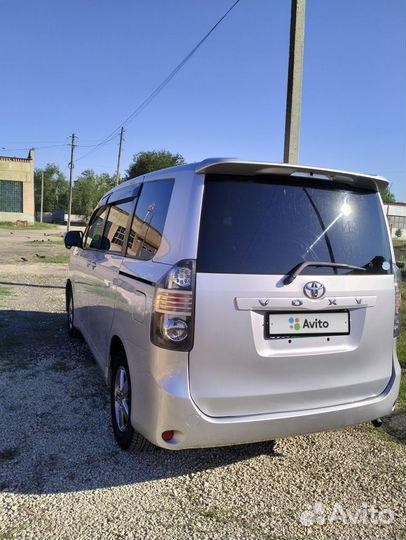 Toyota Voxy 2.0 CVT, 2008, 313 000 км
