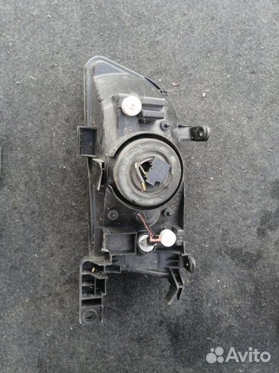 Фара правая Nissan Sunny FB15