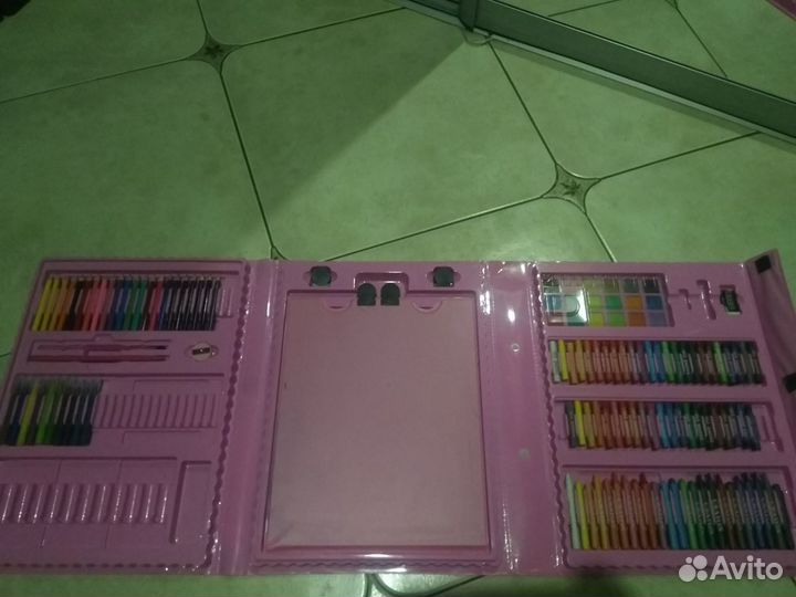 Принадлежности для детского творчества