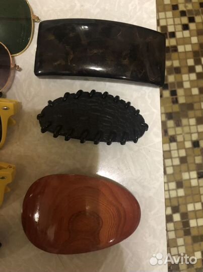 Очки и заколки для волос в дар