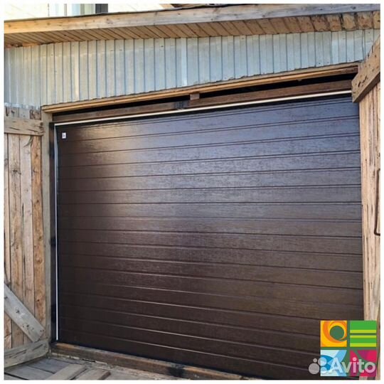 Секционные ворота для гаража alutech