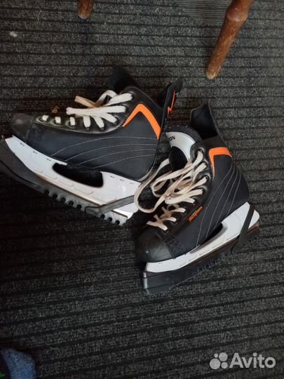 Коньки хоккейные