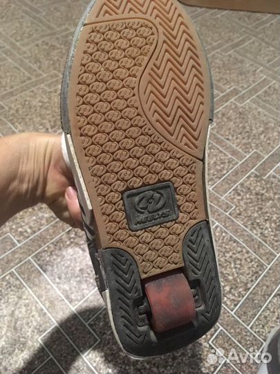 Роликовые кроссовки heelys
