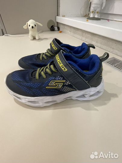 Кроссовки Skechers светящиеся для мальчика 33