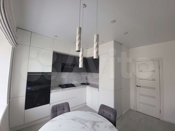 2-к. квартира, 53 м², 8/9 эт.