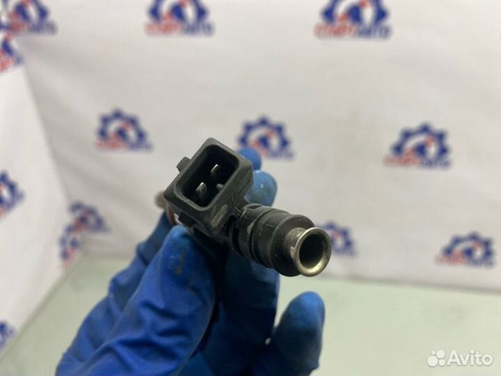 Форсунка инжекторная электрическая Opel Astra J