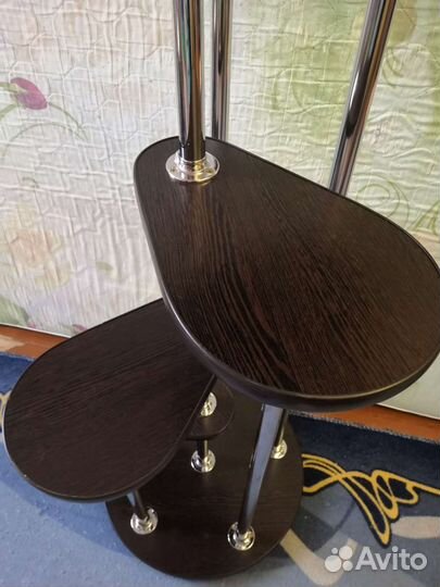 Подставка под цветы дерево