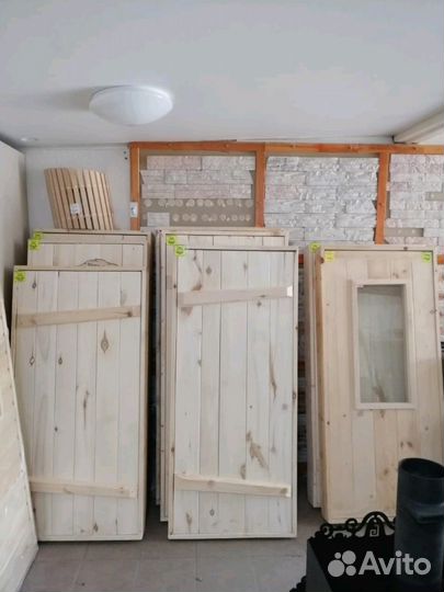 Дверь деревянная входная