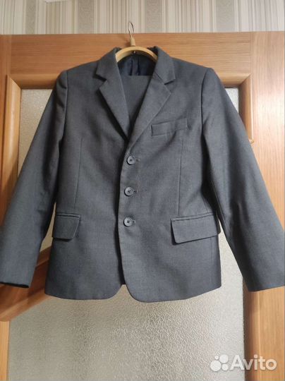 Школьный костюм для мальчика 134 серый
