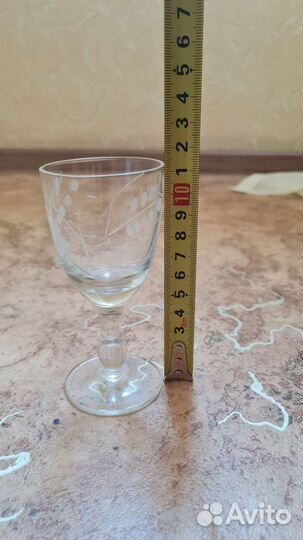 Набор больших стеклянных рюмок