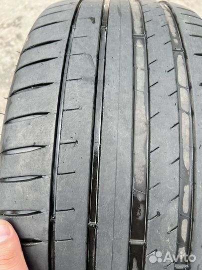 Michelin Pilot Sport 4 245/40 R19