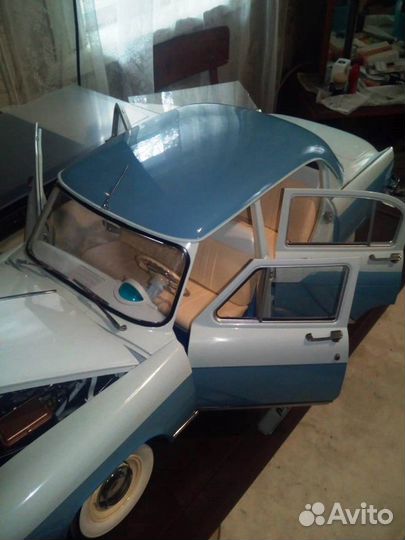 Модель автомобиля Волга М21 масштаб 1:8