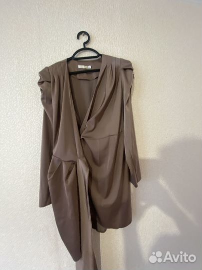 Нарядное платье 42 44 новое