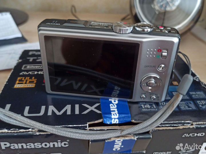 Компактный фотоаппарат