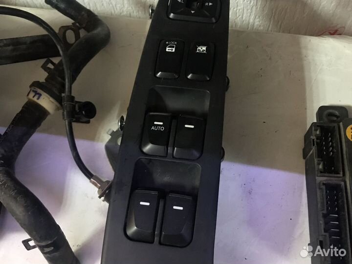 Блок стеклоподемников