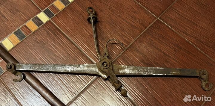 Весы старинные ручные с гравировкой