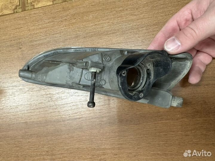 Фара туманка Toyota Harrier / Lexus RX300