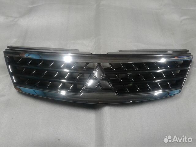 Решётка радиатора Mitsubishi Outlander