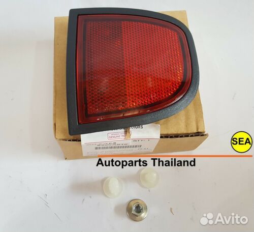 Светоотражатель правый задний mitsubishi L200