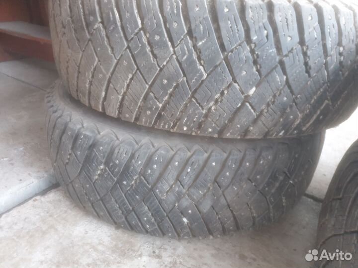 Goodyear UltraGrip 2.25/65