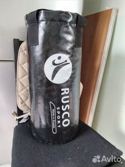 Боксерская груша, перчатки