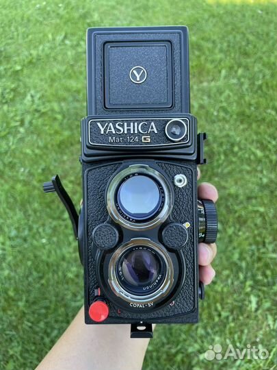 Yashica mat 124G