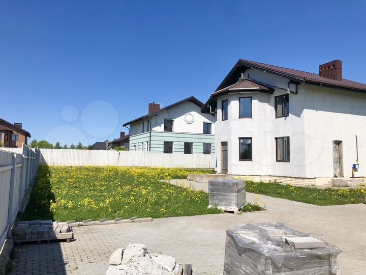 Коттедж 174 м² на участке 9 сот.