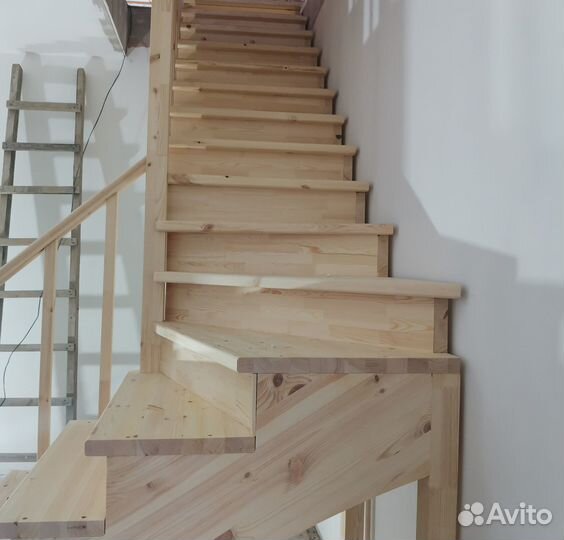 Деревянная лестница
