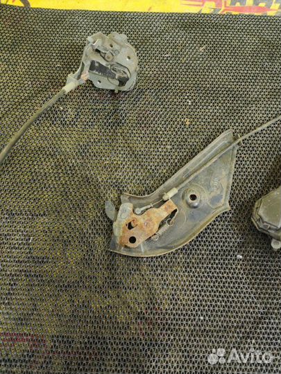 Замок боковой двери задний правый Hyundai Grand