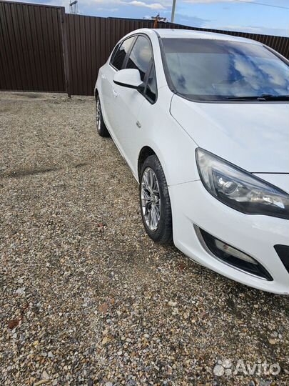 Opel Astra 1.6 МТ, 2012, 176 300 км