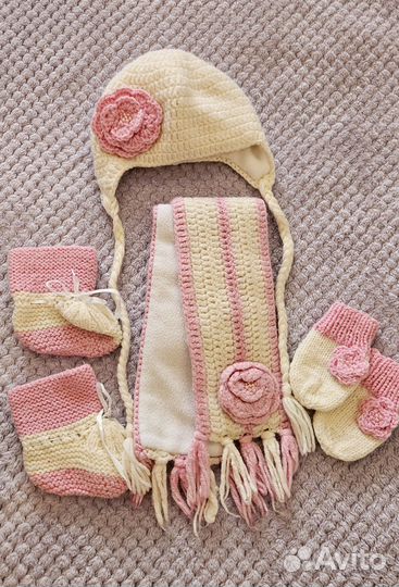 Шапки для девочки осень-зима пакетом