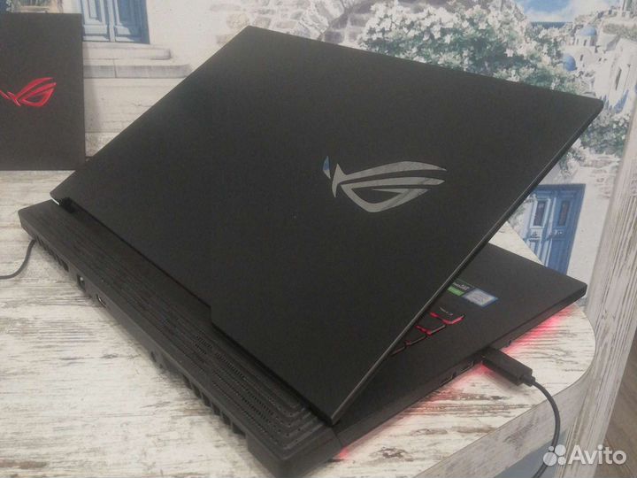 Asus ROG Strix (IPS/i7-9750/GTX1650/16GB/SSD 512GB