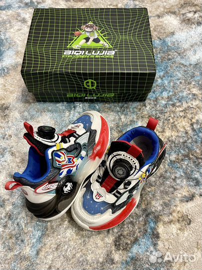 Кроссовки для мальчика 30 р