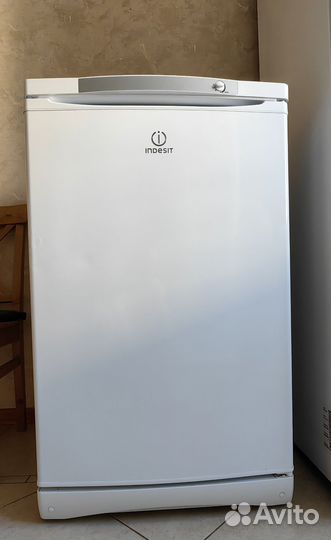 Морозильная камера Indesit MFZ10