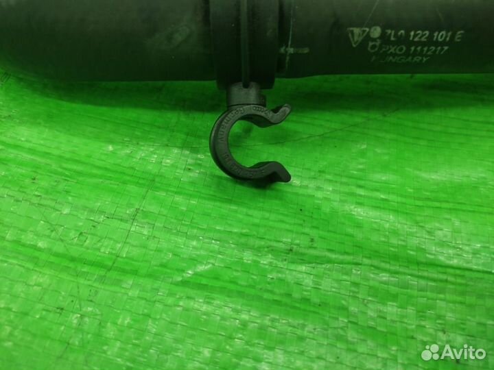 Патрубок радиатора верхний VW Touareg 2002-2010