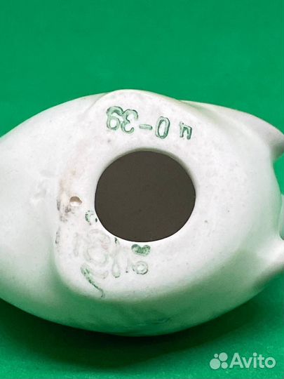 Фарфоровая статуэтка. лфз. «Крапивничек»