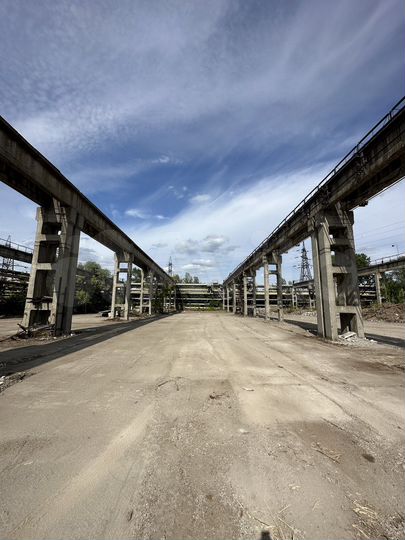 Стоянка для грузовиков и строительной техники, 600