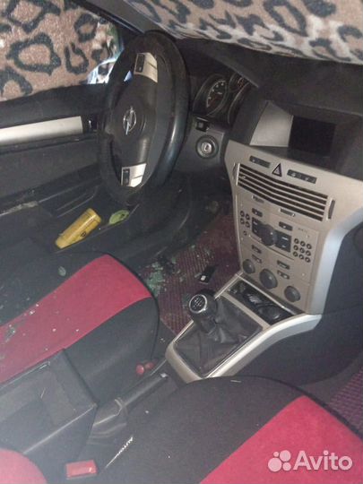 Opel Astra 1.6 МТ, 2007, битый, 100 000 км