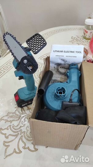 Воздуходувка и пила Акб