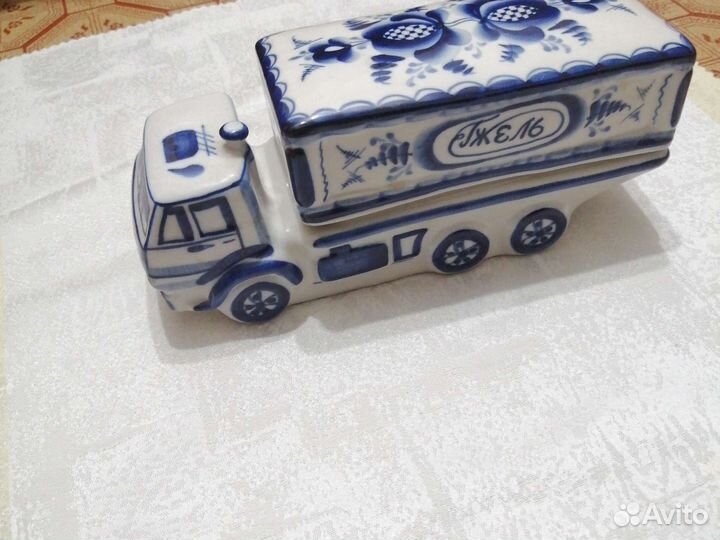 Модель грузовика камаз- шкатулка гжель