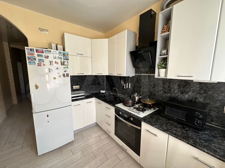 2-к. квартира, 61,8 м², 1/3 эт.
